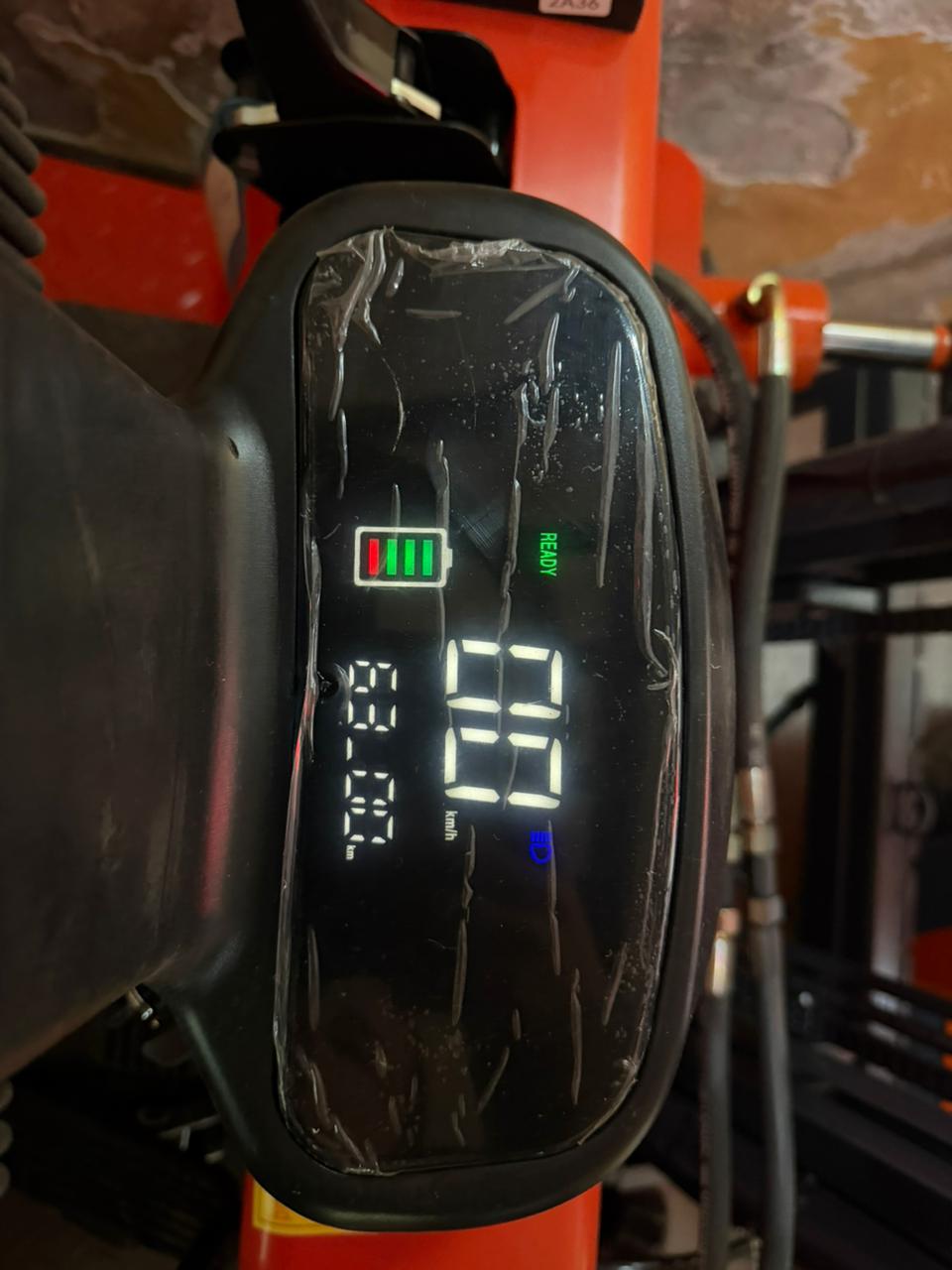 Tablero digital del autoelevador eléctrico Benji con indicador de batería